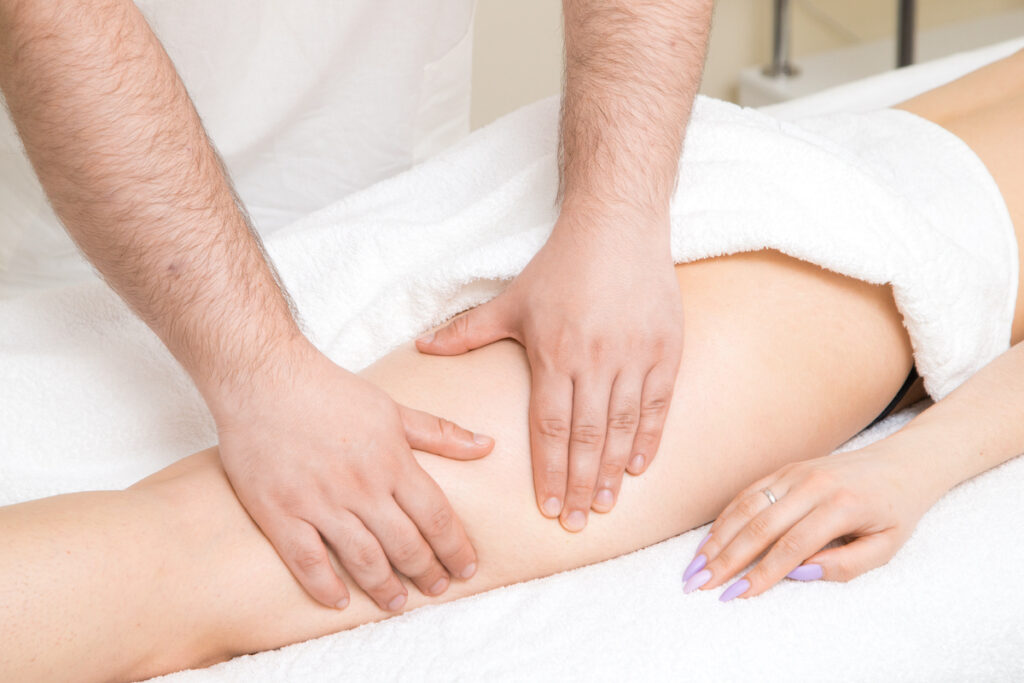 Антицеллюлитный массаж: секреты гладкой кожи
