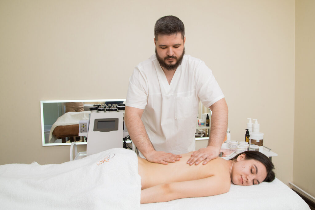 Классический массаж: лечение, релаксация и красота в одном прикосновении
